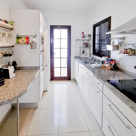 Дом отдыха Casa Pedro - Duplex With Jacuzzi, Pool, Ac And Sea Views *